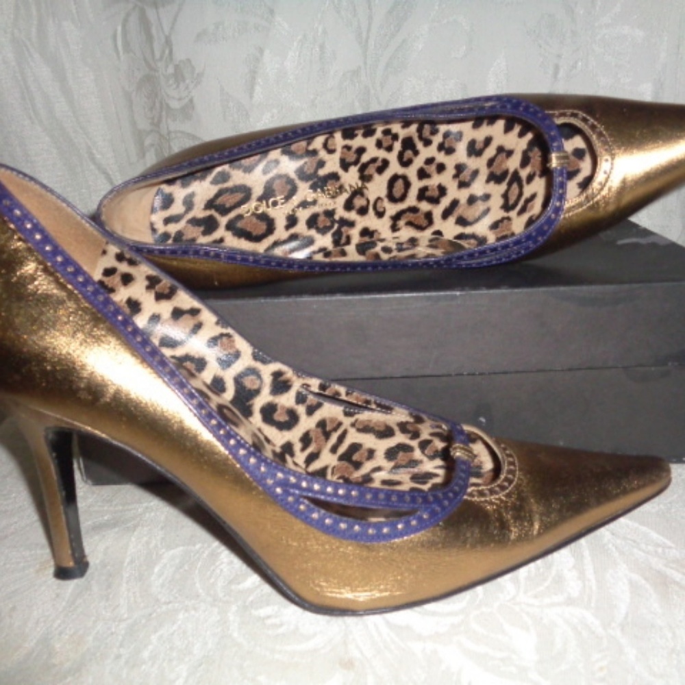 DOLCE & GABBANA Bronze Pointy Toe Pumps 38 8
